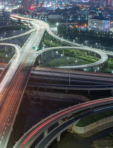 上海立交桥天桥的光迹优美的曲线背景