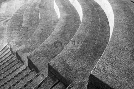曲线阶梯的建筑设计建立抽象的图片