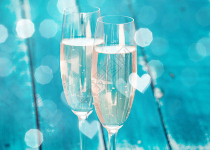 新年快乐香槟杯图片