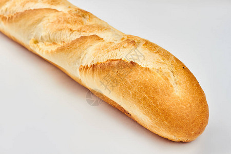 白色背景的法国面包新鲜烤面包法式图片