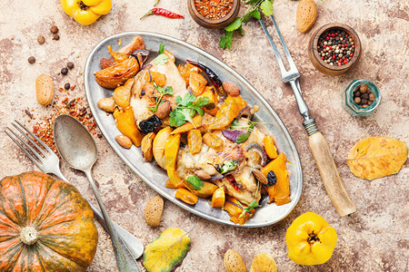 鸡肉南瓜蔬菜炖肉秋天的食物图片