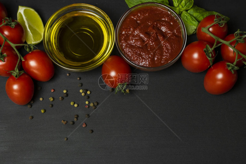 番茄酱的意大利食品配料图片