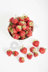 健康食品白色背景中的草莓素食者和纯素食者的食图片