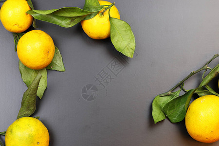 橘子孤立黑色图片
