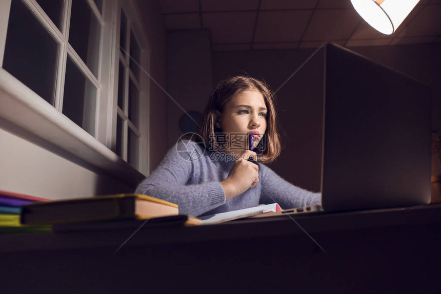 深夜独自加练的坚持