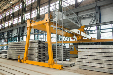 生产空地板高架起重机和折叠新板的生产线的自动化设备单图片
