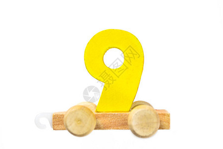 九号轨道的木制玩具火车图片