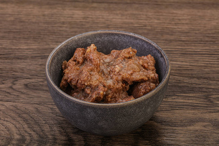 Gurmet鹿肉炖菜用碗里的香料图片