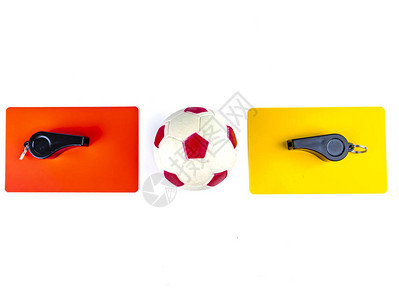 足球红黄牌与白色背景上足球裁判的哨声足球锦标赛世界欧洲裁判图片