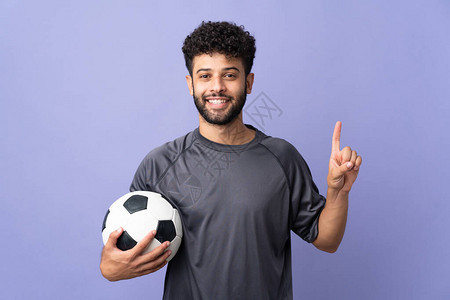 摩洛哥年轻足球运动员帅气的摩洛哥青年男子图片
