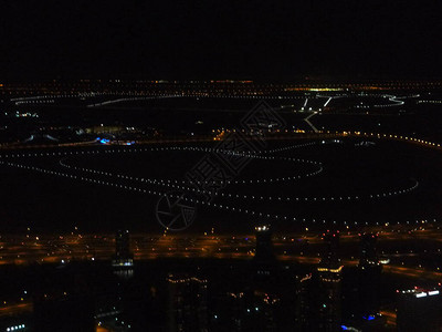 夜里杜拜市图片