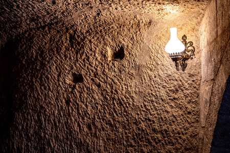 洞穴中古老的粗糙墙背景图片
