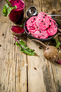 健康的甜菜根冰淇淋图片