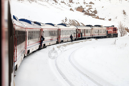 冬天的火车旅行图片