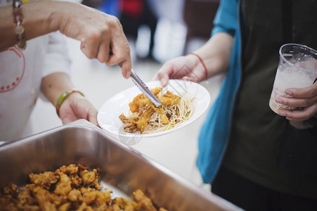 向人民提供粮食捐助减轻饥饿与饥饿背景图片