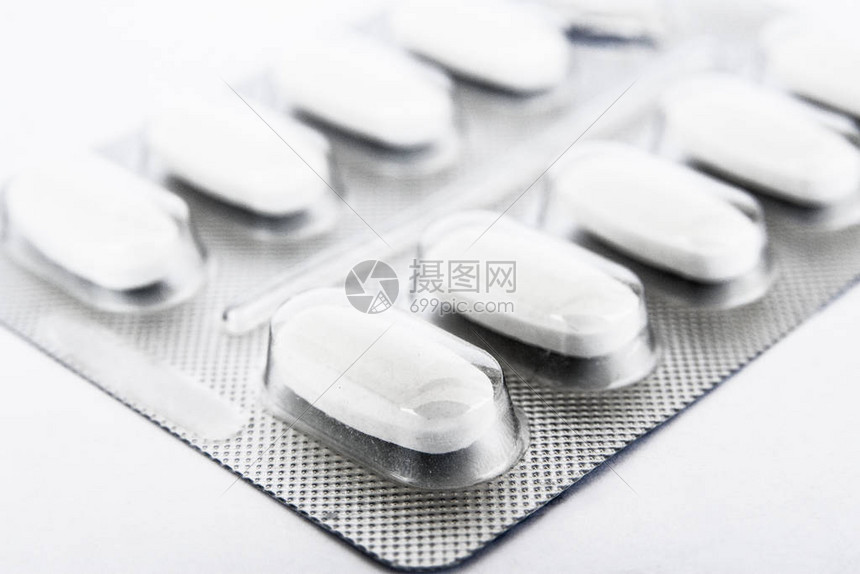泡罩包装中的白色药丸高清图片下载-正版图片504055380-摄图网
