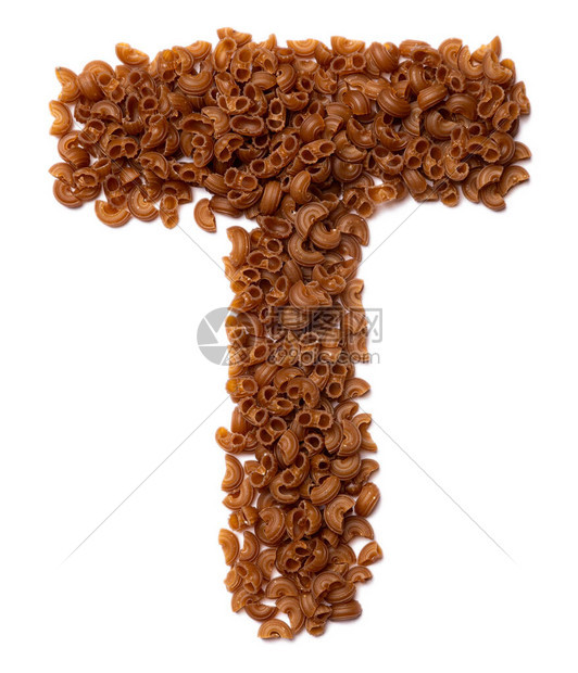 来自白色孤立背景的荞麦苋菜粉干意大利面的英文字母T由通心粉管制成的食物图案商店图片