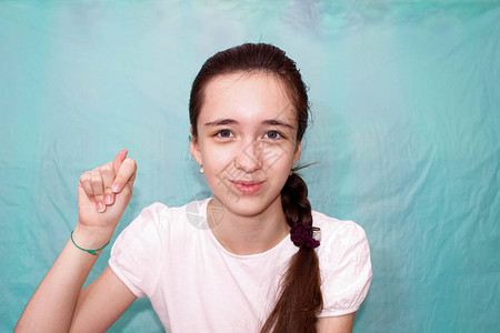 使用聋哑人手语中期计划绿宝石背景等手语图片