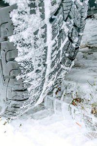 防雪保护者离开车图片