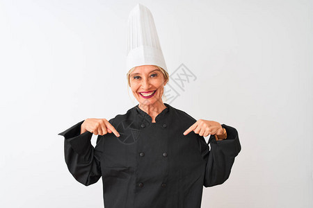 中年女厨师穿着制服图片