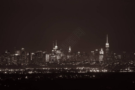 美国纽约帝国大厦纽约市中心的天际线在晚上背景