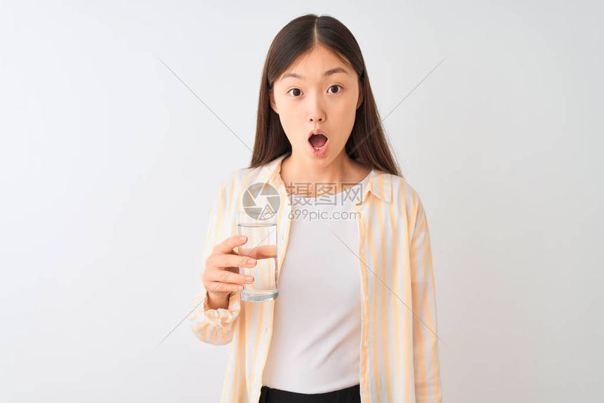 害怕和兴奋地表现出恐惧的表情高清图片下载-正版图片504108827-摄图网