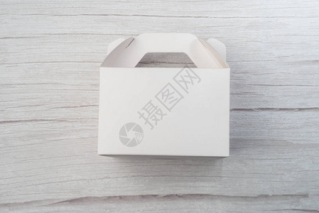 白纸板快餐盒在木制桌上包装午餐准备做图片