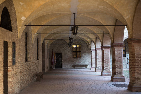意大利帕尔马Fontanellato的Archway列和Col图片