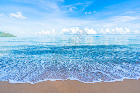 美丽的热带海滩洋与白云蓝天和度假概念中休闲旅图片