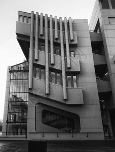 现代建筑的黑白照片图片