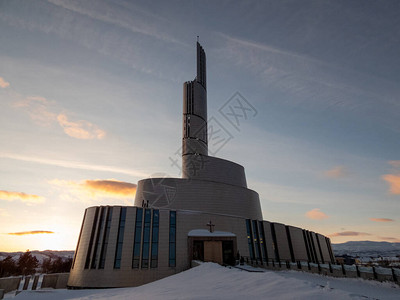 是位于阿尔塔市的挪威的教区堂图片