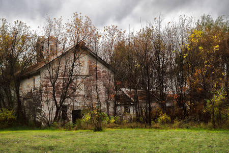纽约上州农村地区废弃的旧谷仓在图片