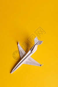 一组纸飞机在一个方向上背景图片