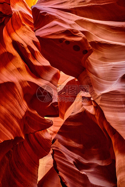 羚羊峡谷灯和岩石美国亚利桑那州图片