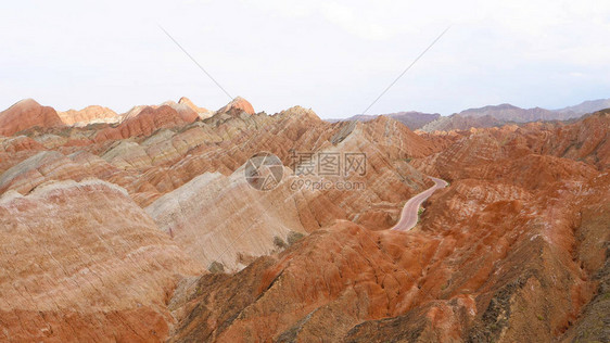 甘肃张义丹夏地貌的美丽图片