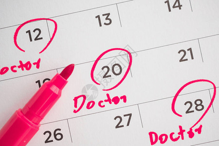 重要医生预约时间在白日历页面日期上写明图片