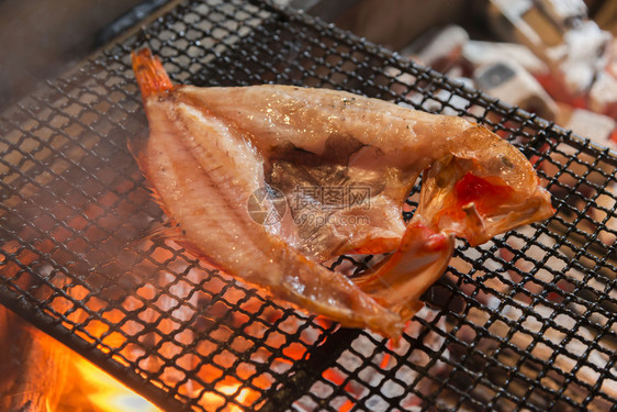 用日本鱼制成的美味佳肴图片