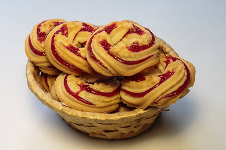 美味的脆饼草莓饼干图片