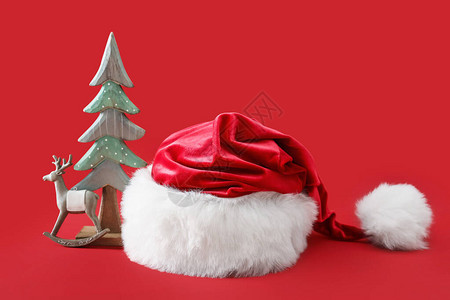 圣诞帽和圣诞装饰图片