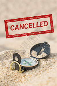 取消在海滩热沙滩上贴罗盘的照片上的印章图片