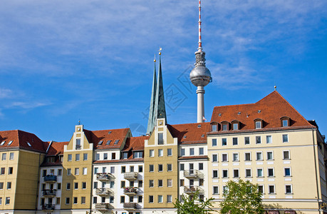 与著名的电视塔在柏林的尼图片