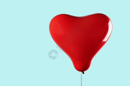 红色心形气球背景图片