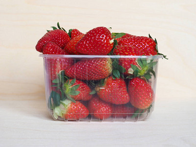 一篮草莓Fragariaxananassa水果素食图片