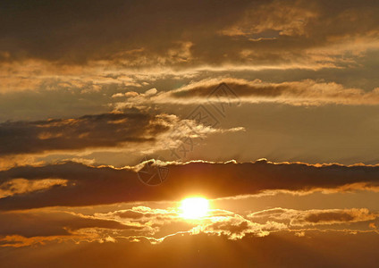 美丽的夕阳天空景观图片