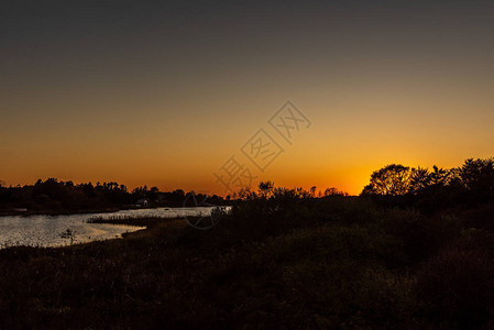 在玛莎葡萄园的埃德加顿大池塘太阳图片