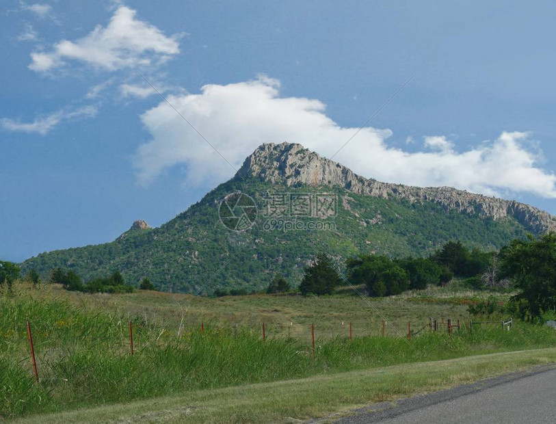 从俄克拉荷马到洛杉矶雷霆与湖人的宿命对决再度点燃季后赛战火