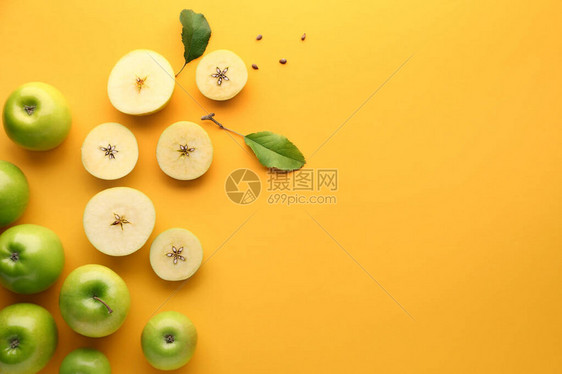 彩色背景上的新鲜成熟苹果图片