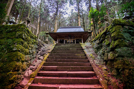 在山中安静地作为动画的神社图片