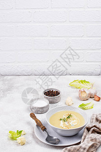 健康的素食花椰菜奶油汤减肥食品图片