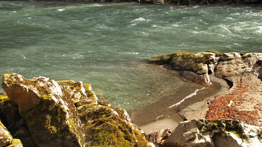北高加索的山区河流与其他山区河流不同图片